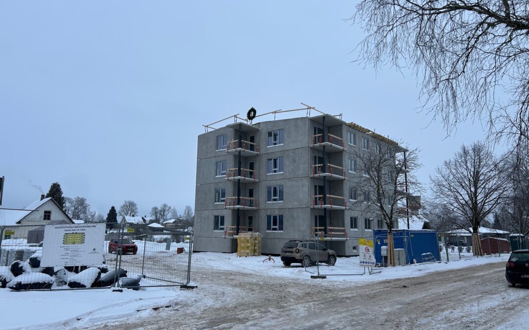 Cēsīs, Saules ielā 10 svinam Spāru svētkus